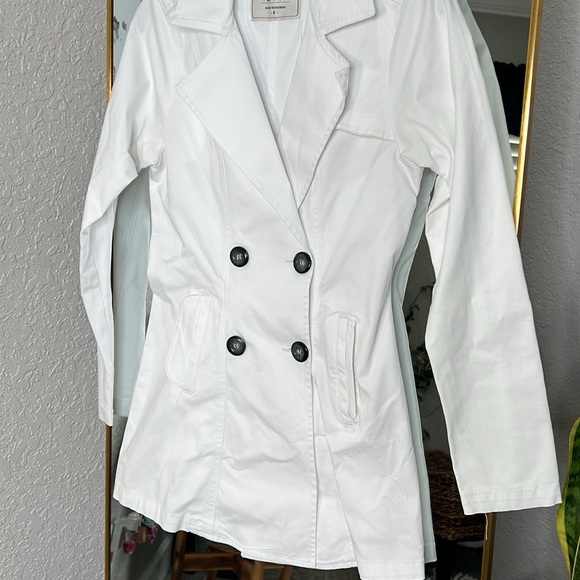 White button down Casual Trophy Jacket - Picture 5 of 5